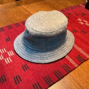 Filson men’s hat size 7 1/4.